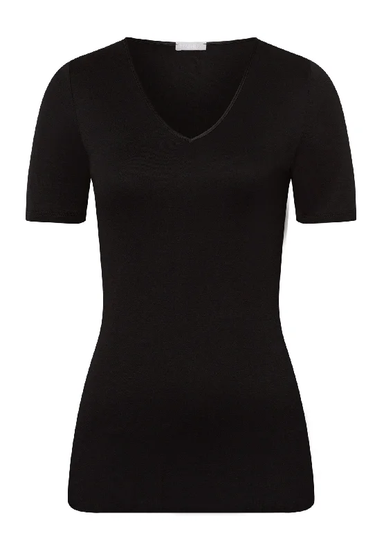 Chic Style, Always In Vogue Affordable Women's Apparel Chic Style, Always In Vogue Cotton Seamless Fitted Cotton V-Neck Top | Black 71603-019