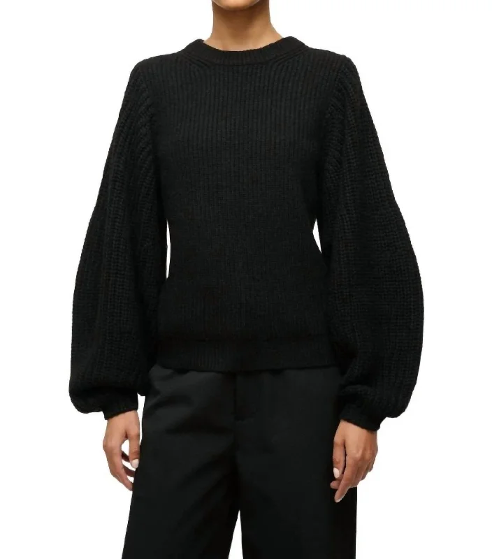 Women's Apparel Luxe Style Discounts Aura Sweater In Black