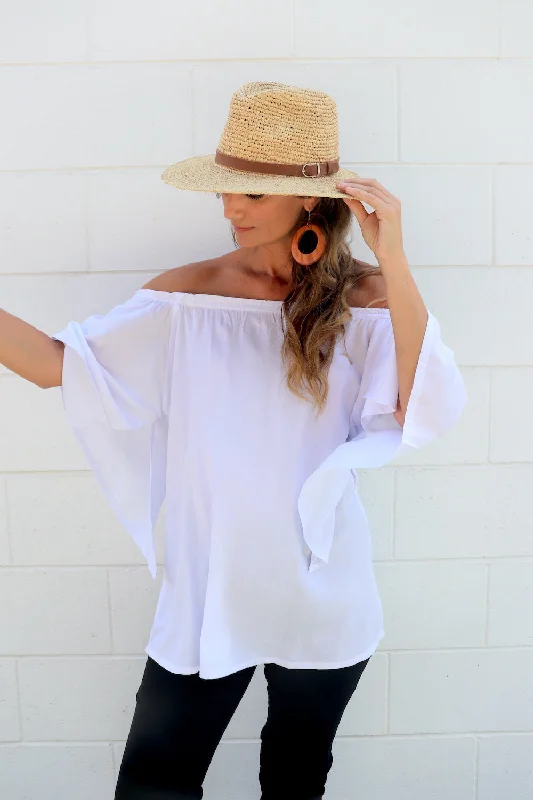 Hot Styles Hermosa On or off the Shoulders Top in White