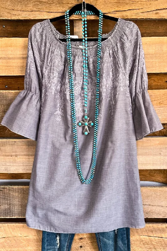 Relaxed Style Deals All Tangled Up Top - Light Grey - 100% COTTON