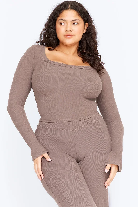 Women's Trendy Activewear Apparel Chic And Trendy 365 SCULPTING LOUNGE SPLIT LONG SLEEVE TOP - MOCHA