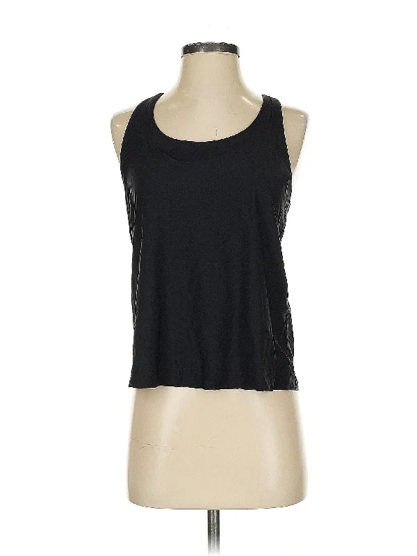 Women's Vintage-Inspired Outfit Fashion-Forward Offers Active Tank